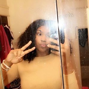 Meet your Posher, Ajeana